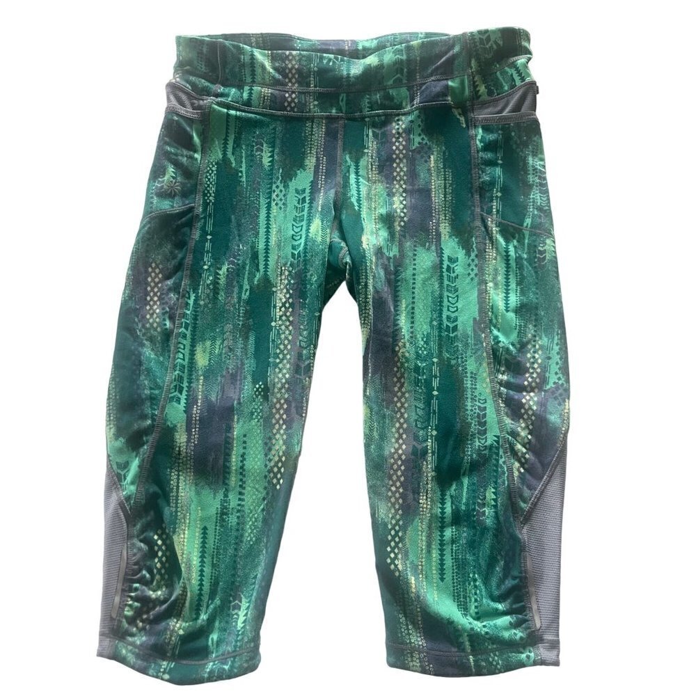 Athleta Women's Size M Green Arrow Be Free Knicker Capri Leggings